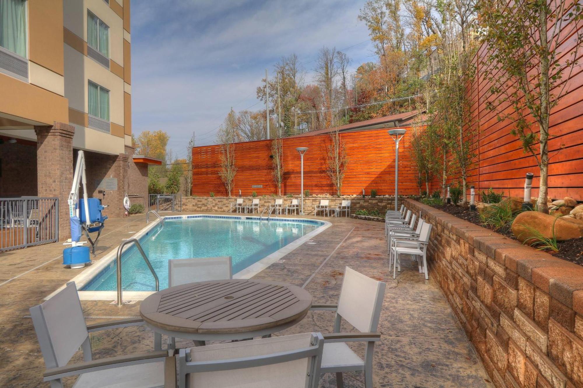 Fairfield Inn & Suites By Marriott Gatlinburg Downtown Exterior photo